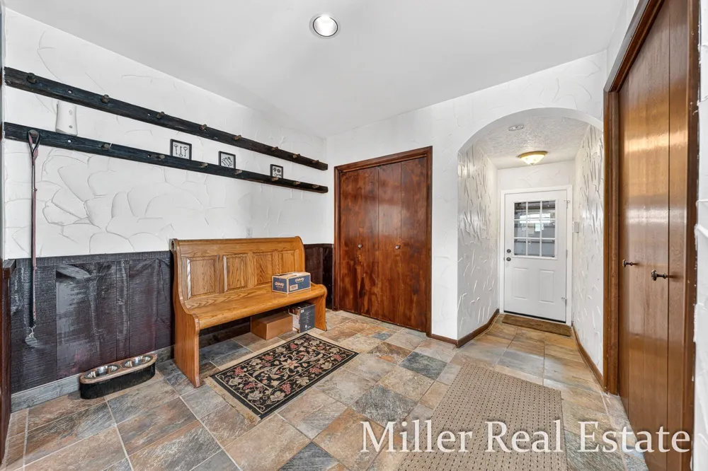 1589 Pleasant View Drive Hastings, MI 49058