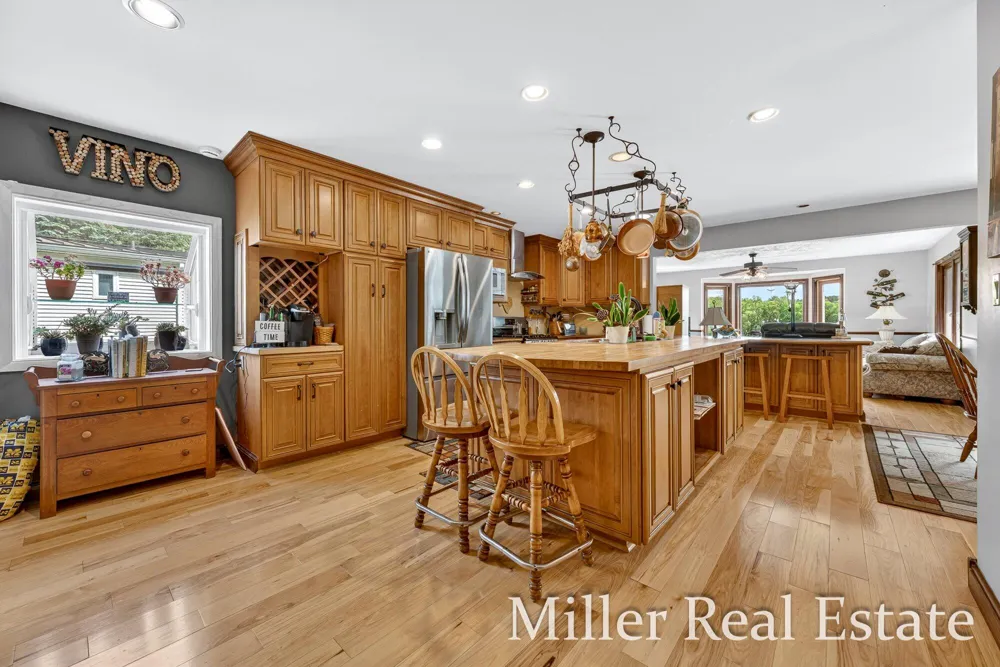 1589 Pleasant View Drive Hastings, MI 49058