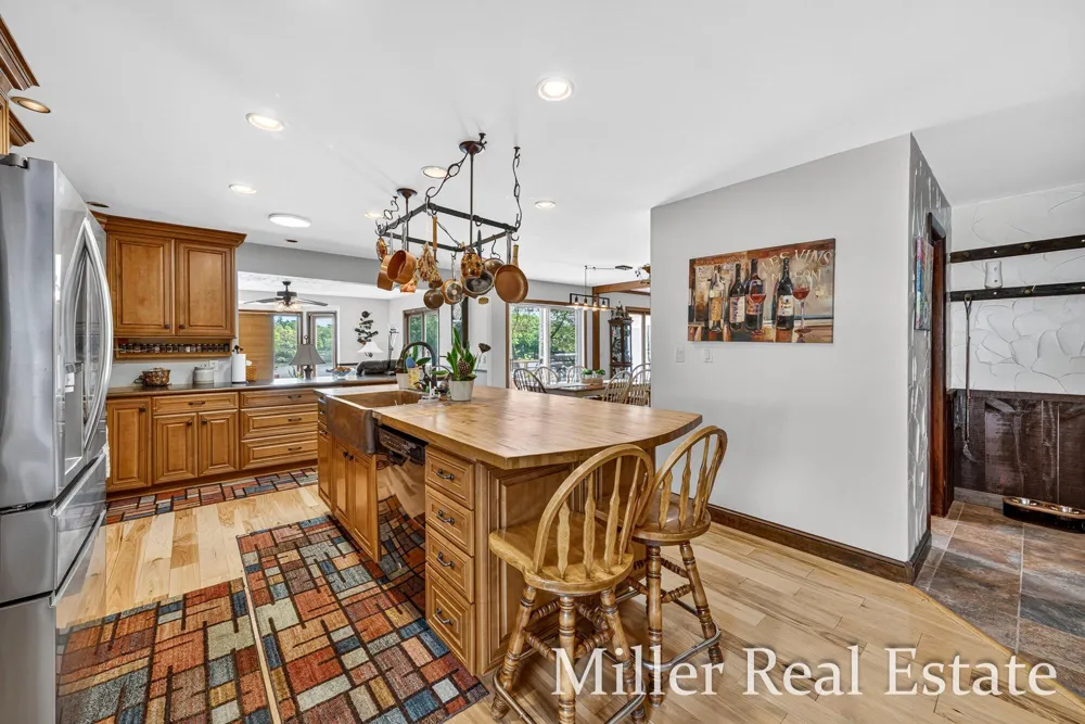 1589 Pleasant View Drive Hastings, MI 49058