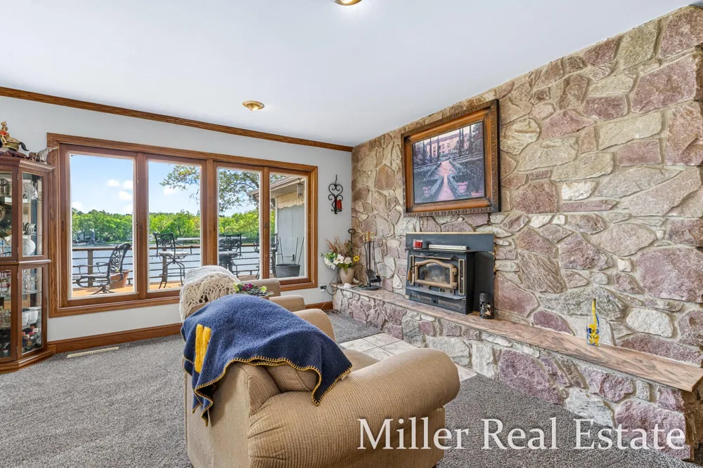 1589 Pleasant View Drive Hastings, MI 49058