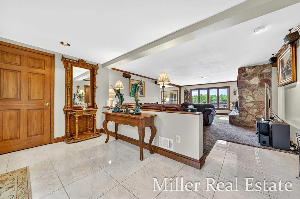 1589 Pleasant View Drive Hastings, MI 49058