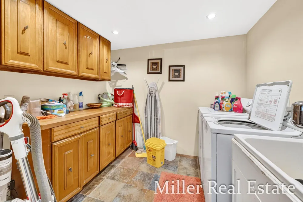 1589 Pleasant View Drive Hastings, MI 49058
