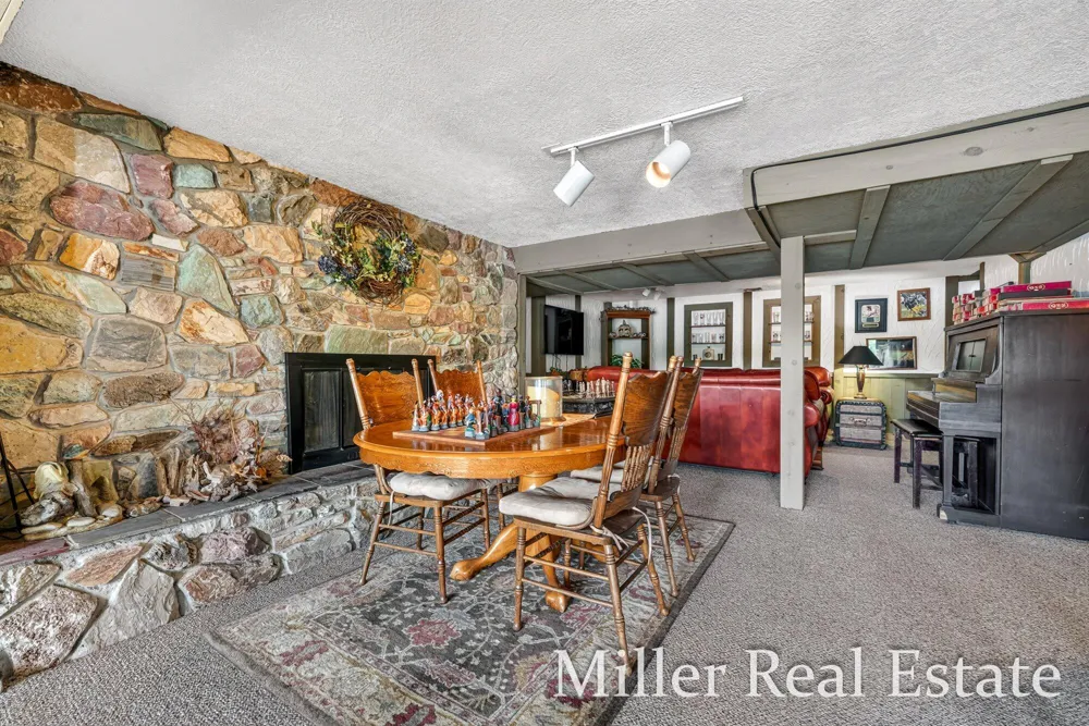 1589 Pleasant View Drive Hastings, MI 49058