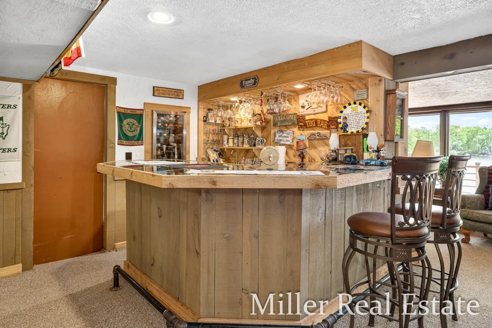 1589 Pleasant View Drive Hastings, MI 49058