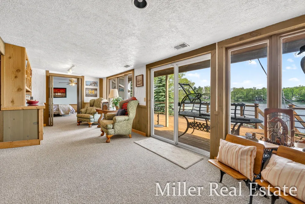 1589 Pleasant View Drive Hastings, MI 49058