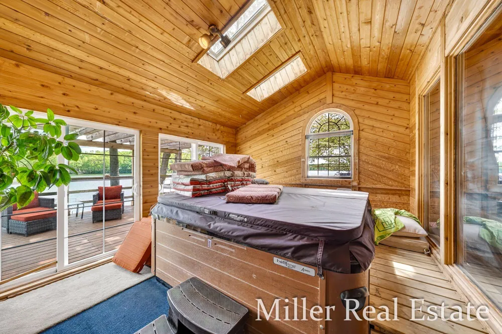 1589 Pleasant View Drive Hastings, MI 49058
