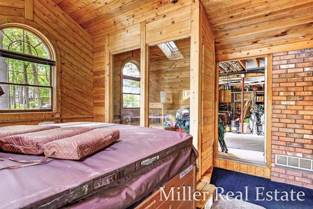 1589 Pleasant View Drive Hastings, MI 49058