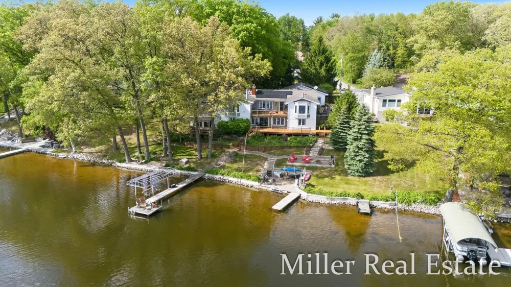 1589 Pleasant View Drive Hastings, MI 49058
