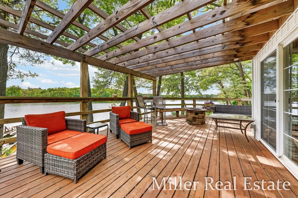 1589 Pleasant View Drive Hastings, MI 49058