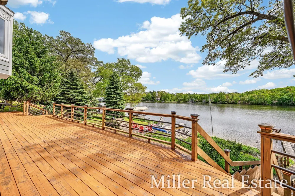 1589 Pleasant View Drive Hastings, MI 49058