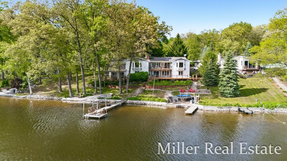 1589 Pleasant View Drive Hastings, MI 49058