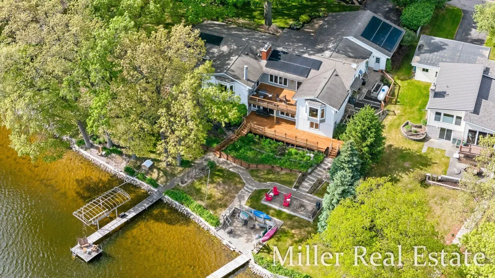 1589 Pleasant View Drive Hastings, MI 49058