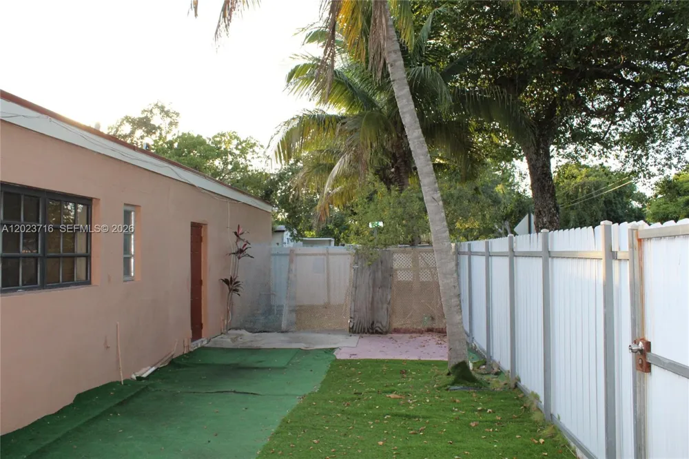 13875 NE 16th Ct North Miami, FL 33181