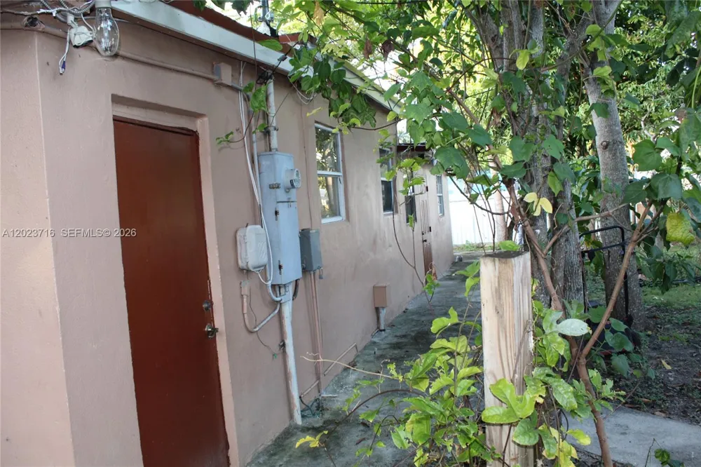 13875 NE 16th Ct North Miami, FL 33181