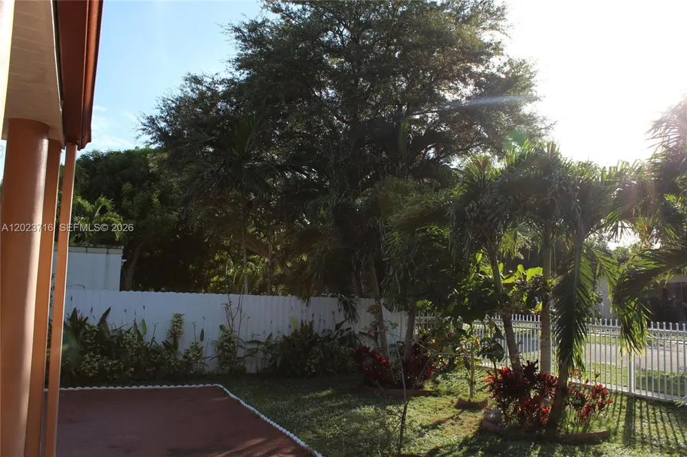 13875 NE 16th Ct North Miami, FL 33181