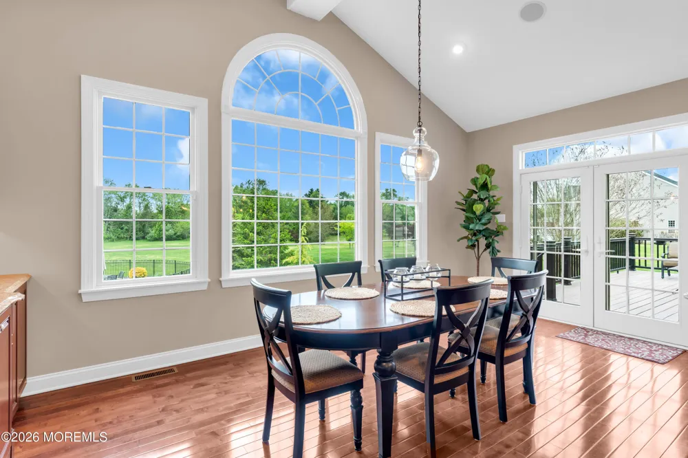 4 Ridgeview Way Allentown, NJ 08501