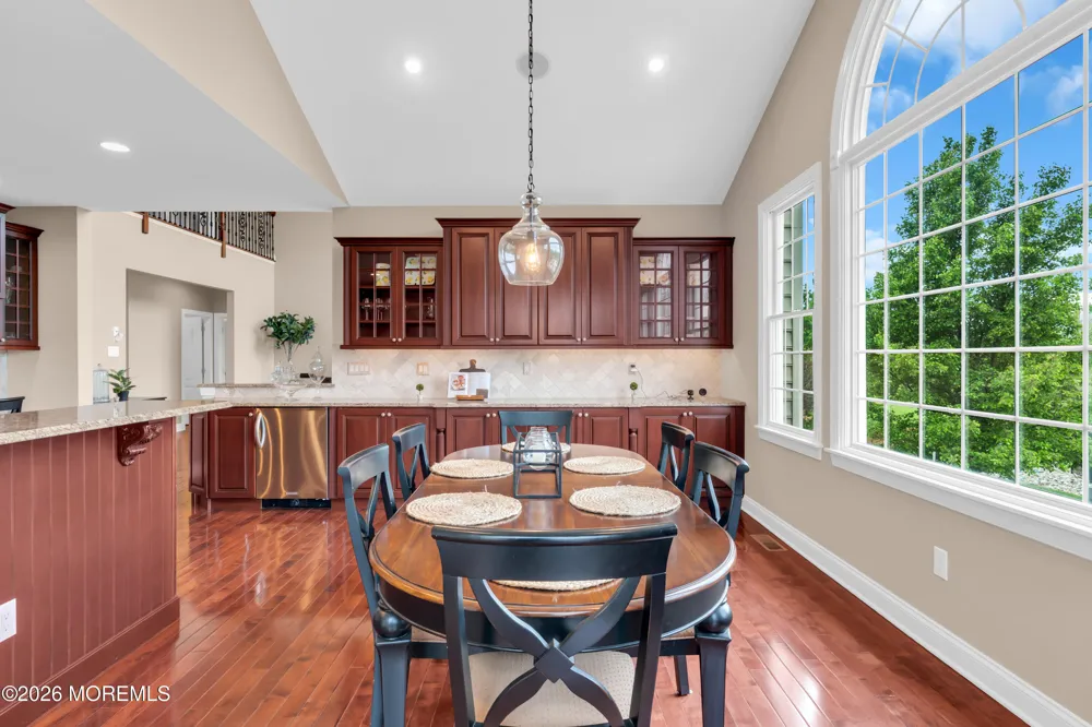 4 Ridgeview Way Allentown, NJ 08501