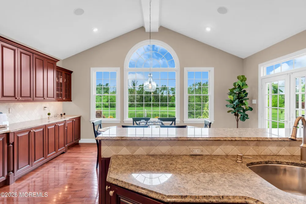 4 Ridgeview Way Allentown, NJ 08501