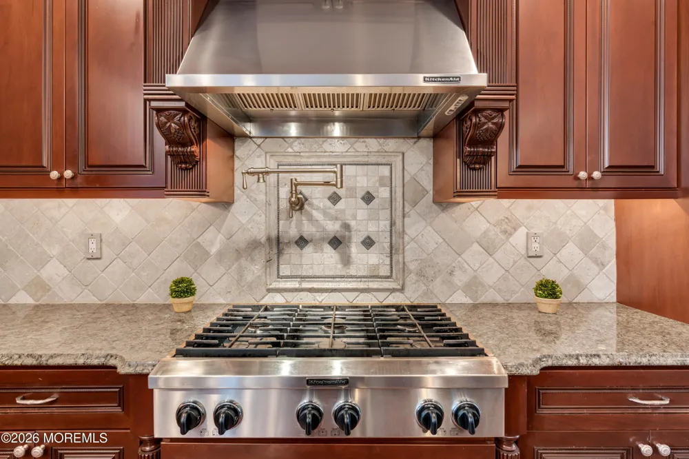 4 Ridgeview Way Allentown, NJ 08501