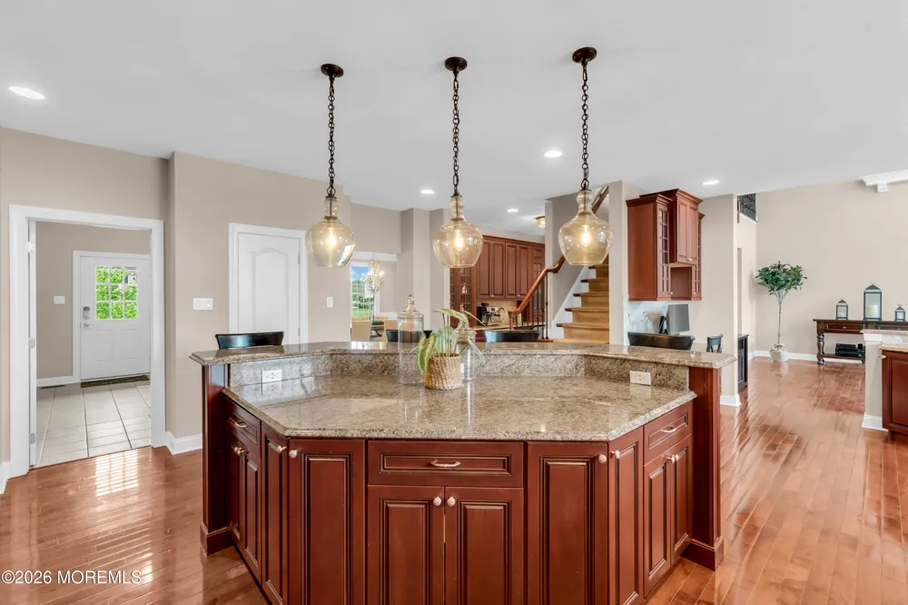 4 Ridgeview Way Allentown, NJ 08501