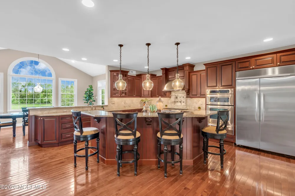 4 Ridgeview Way Allentown, NJ 08501