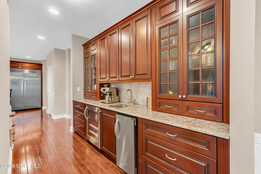4 Ridgeview Way Allentown, NJ 08501