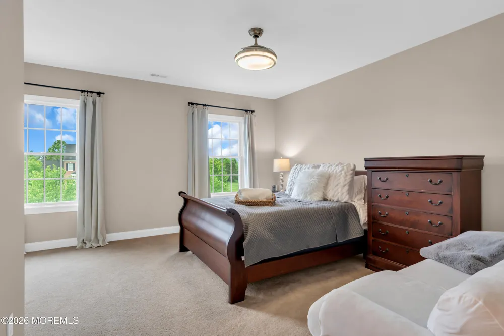 4 Ridgeview Way Allentown, NJ 08501