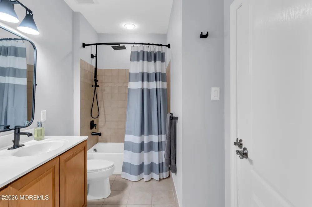 4 Ridgeview Way Allentown, NJ 08501