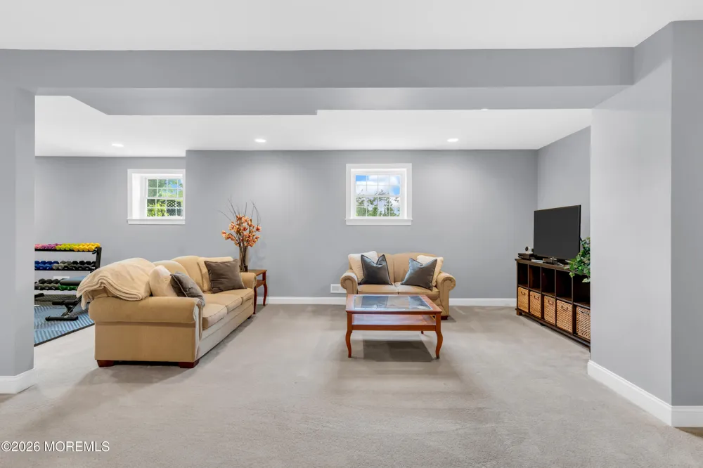 4 Ridgeview Way Allentown, NJ 08501