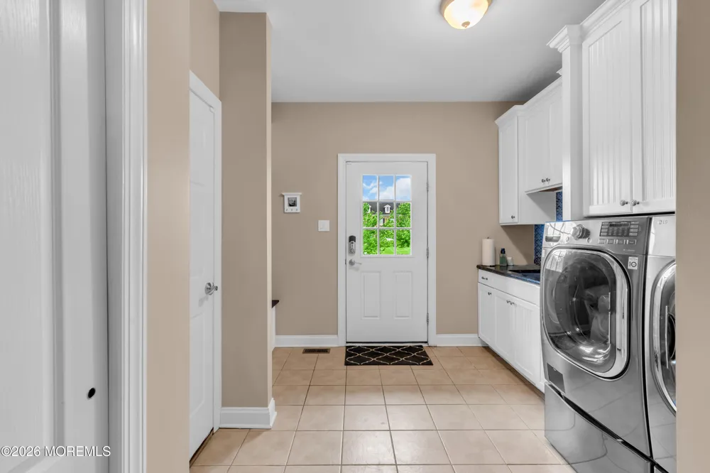 4 Ridgeview Way Allentown, NJ 08501