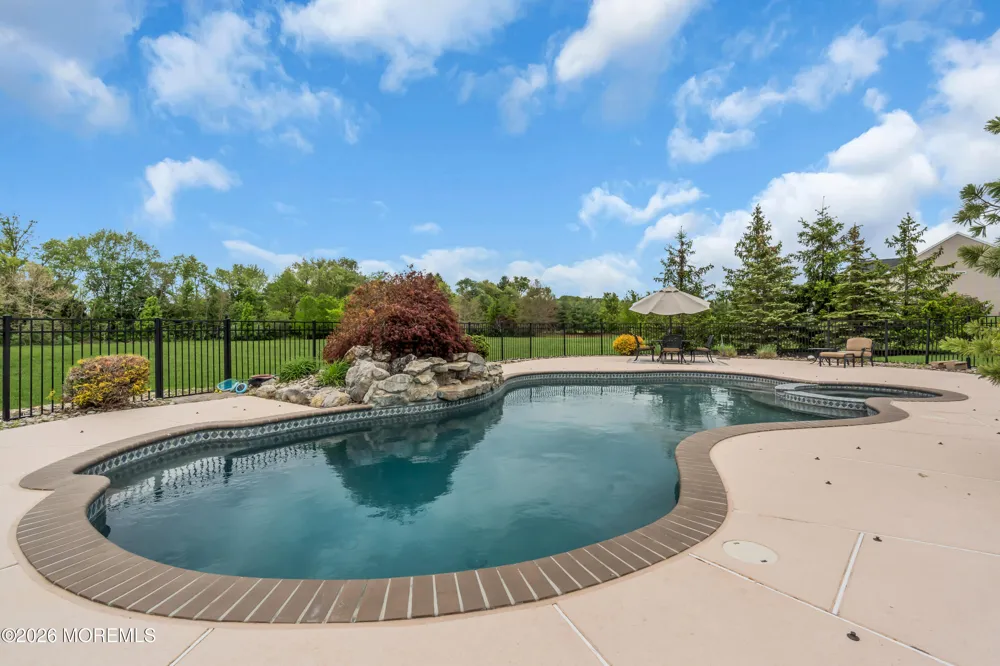 4 Ridgeview Way Allentown, NJ 08501