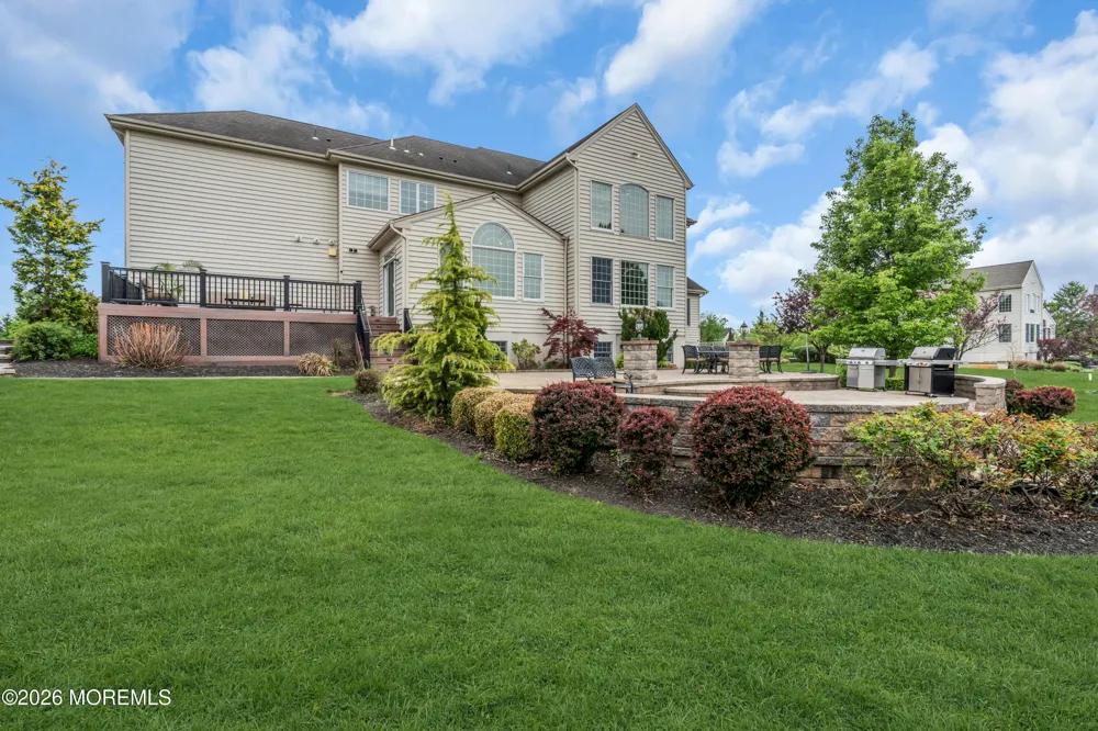 4 Ridgeview Way Allentown, NJ 08501