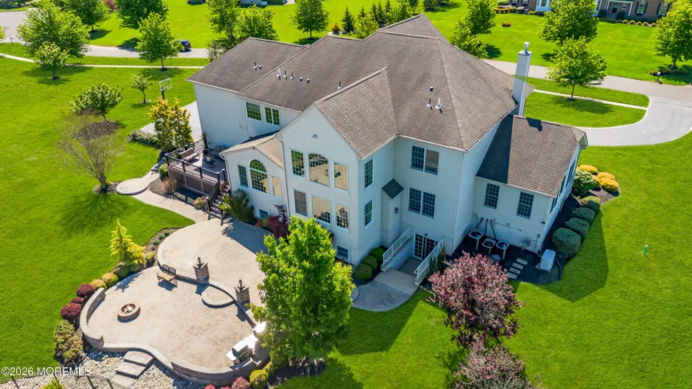 4 Ridgeview Way Allentown, NJ 08501