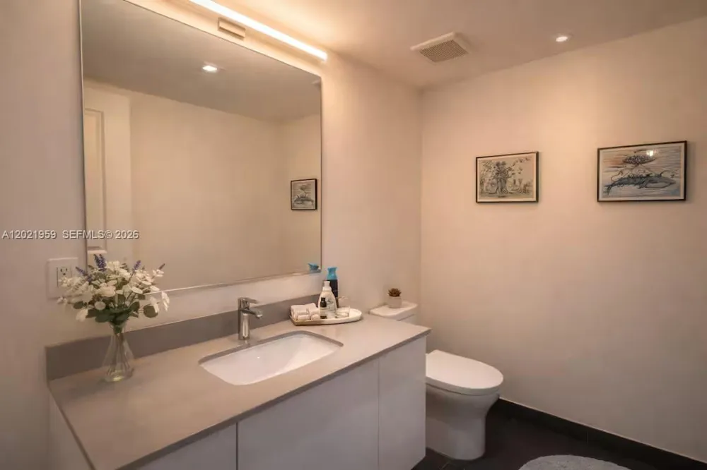 1600 NE 1st Ave #1605 Miami, FL 33132