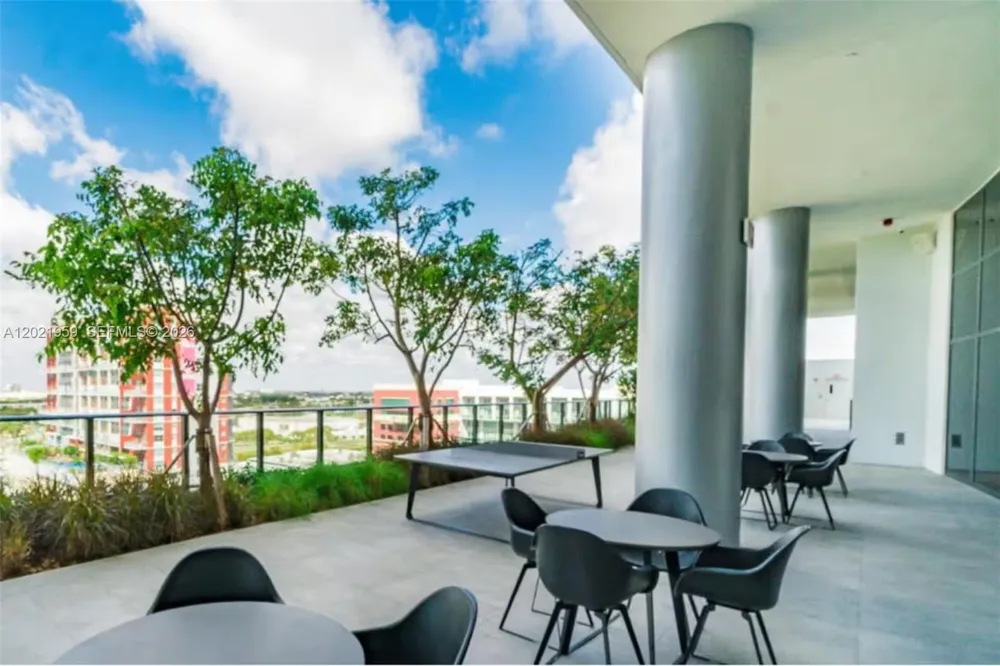 1600 NE 1st Ave #1605 Miami, FL 33132