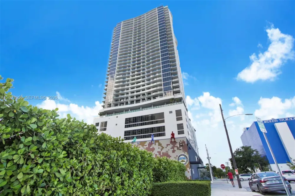 1600 NE 1st Ave #1605 Miami, FL 33132