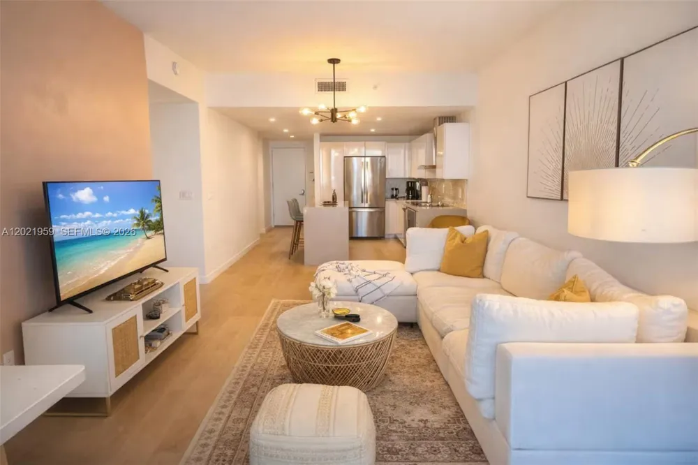 1600 NE 1st Ave #1605 Miami, FL 33132