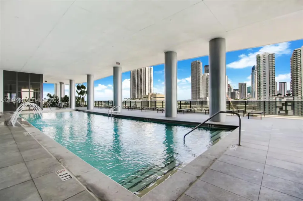 1600 NE 1st Ave #1605 Miami, FL 33132