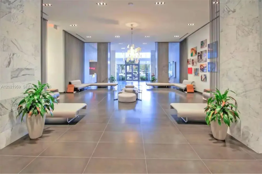 1600 NE 1st Ave #1605 Miami, FL 33132