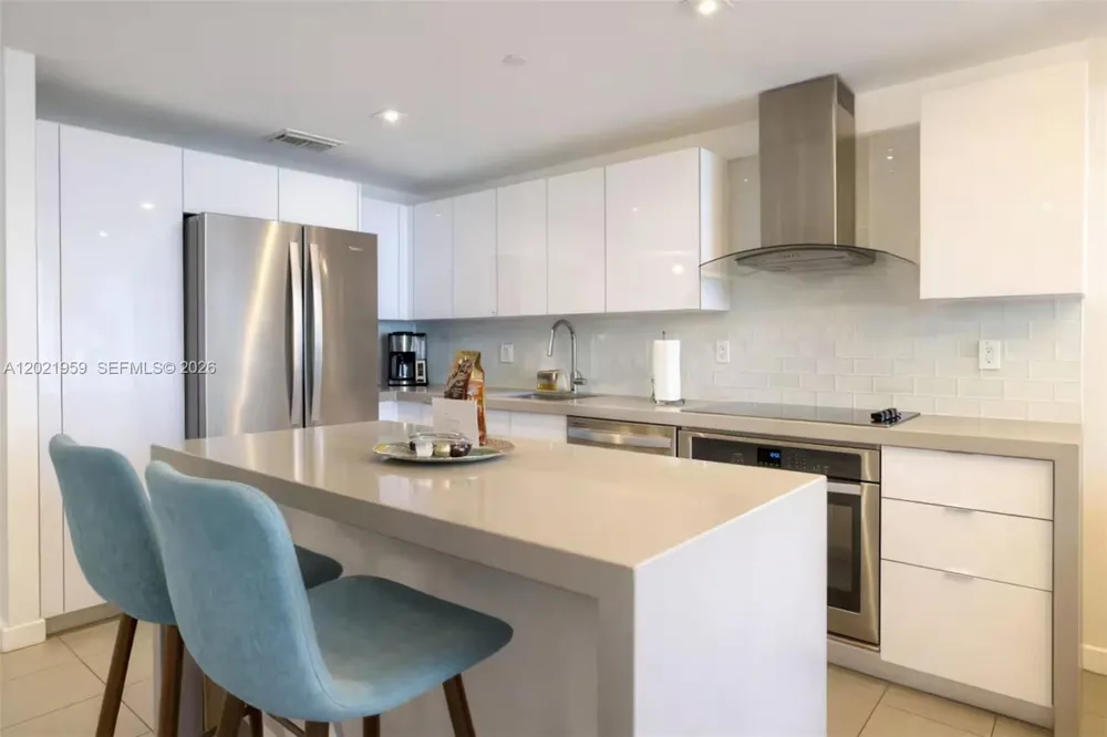 1600 NE 1st Ave #1605 Miami, FL 33132