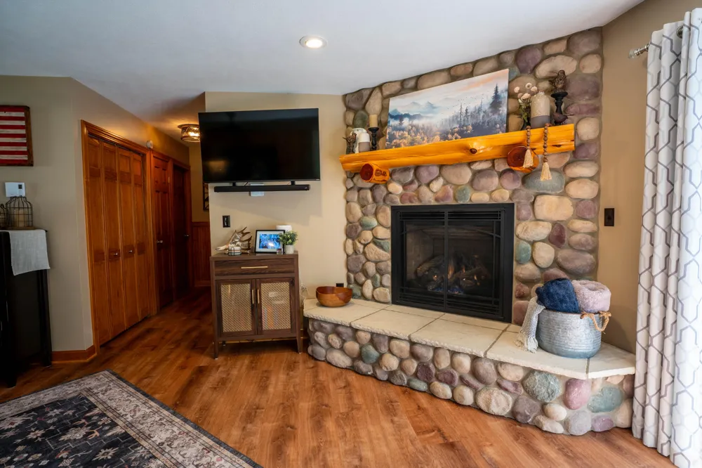 5936 S Rapids Road Branch, MI 49402
