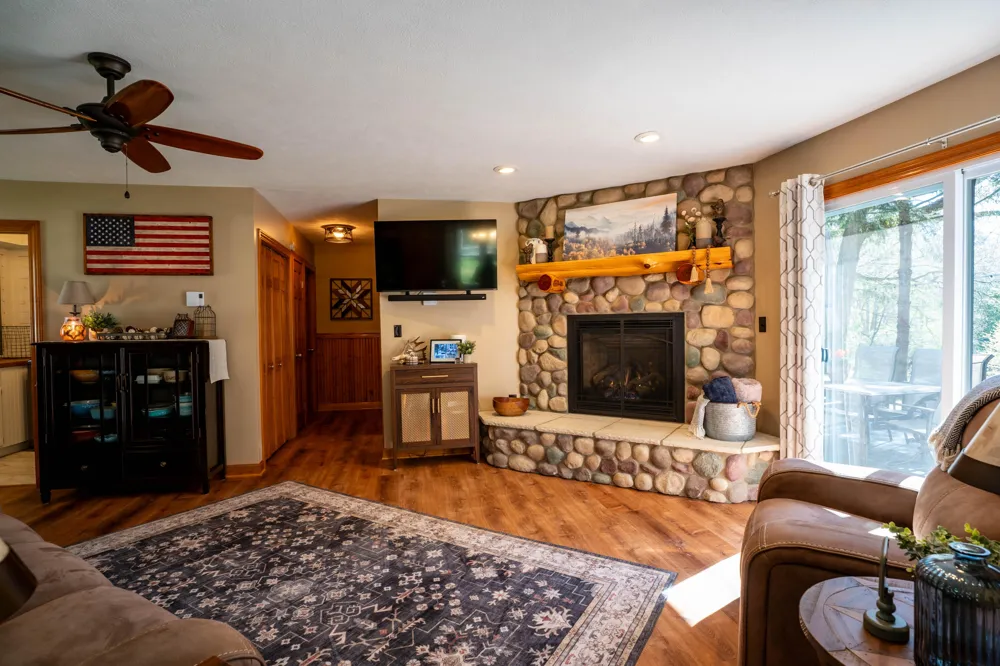5936 S Rapids Road Branch, MI 49402