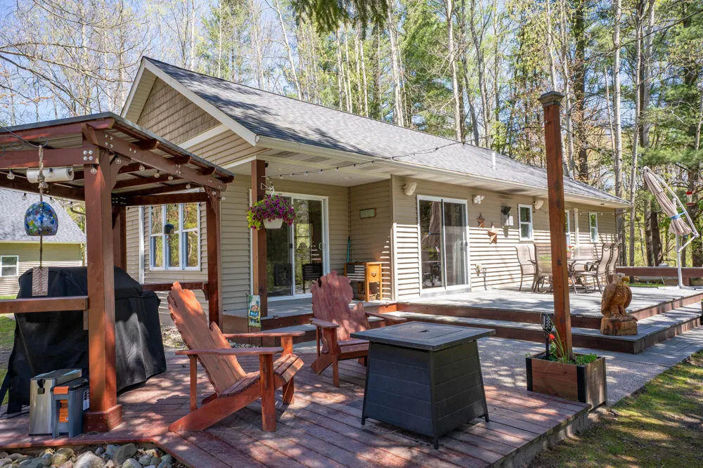 5936 S Rapids Road Branch, MI 49402