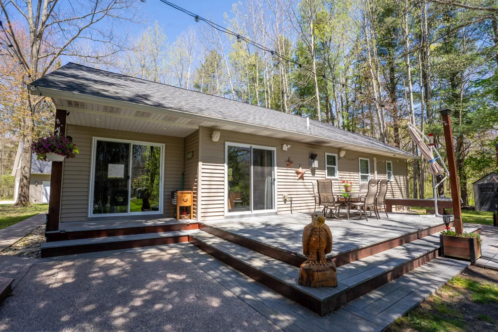 5936 S Rapids Road Branch, MI 49402