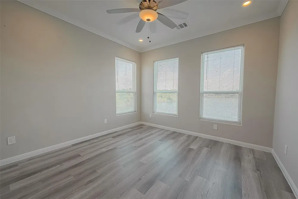2730 Avenue D San Leon, TX 77539