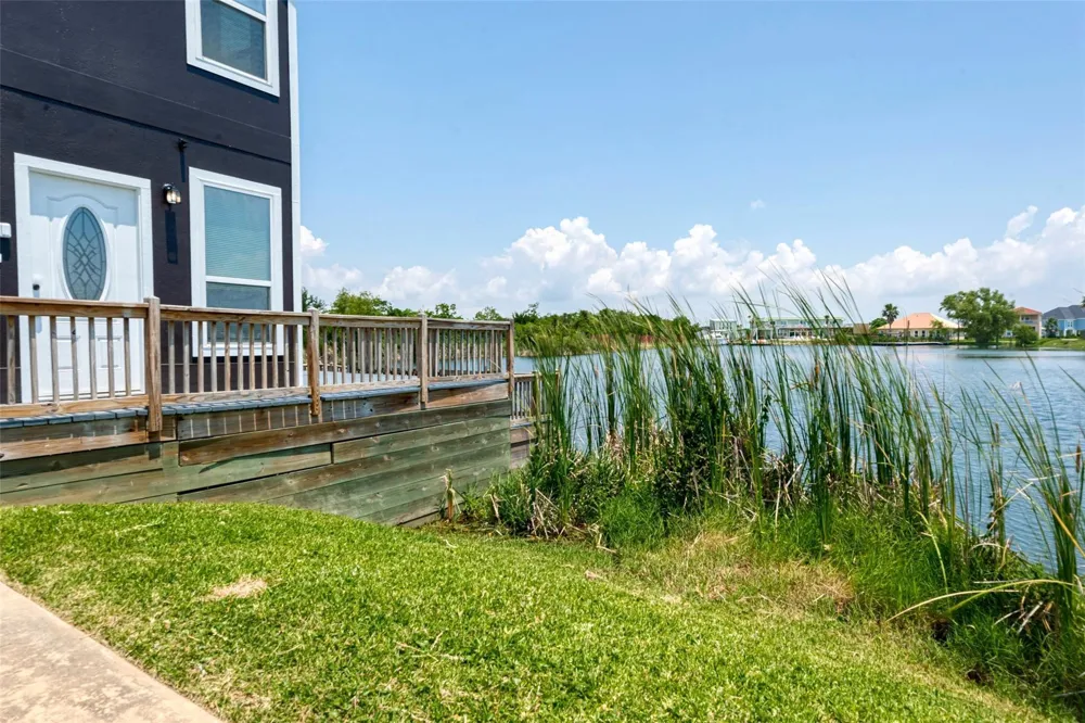 2730 Avenue D San Leon, TX 77539