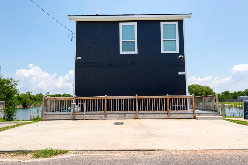 2730 Avenue D San Leon, TX 77539