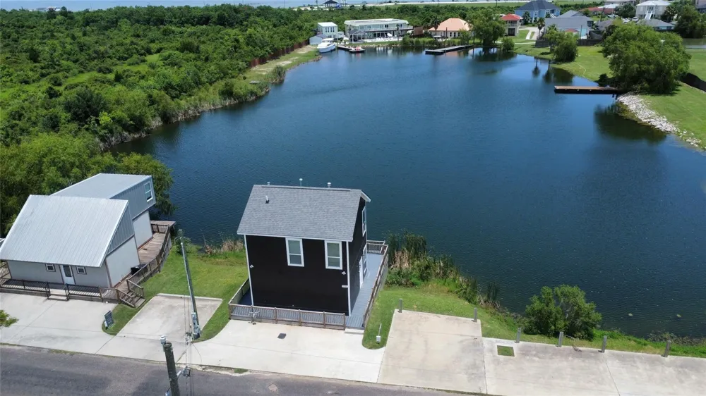 2730 Avenue D San Leon, TX 77539