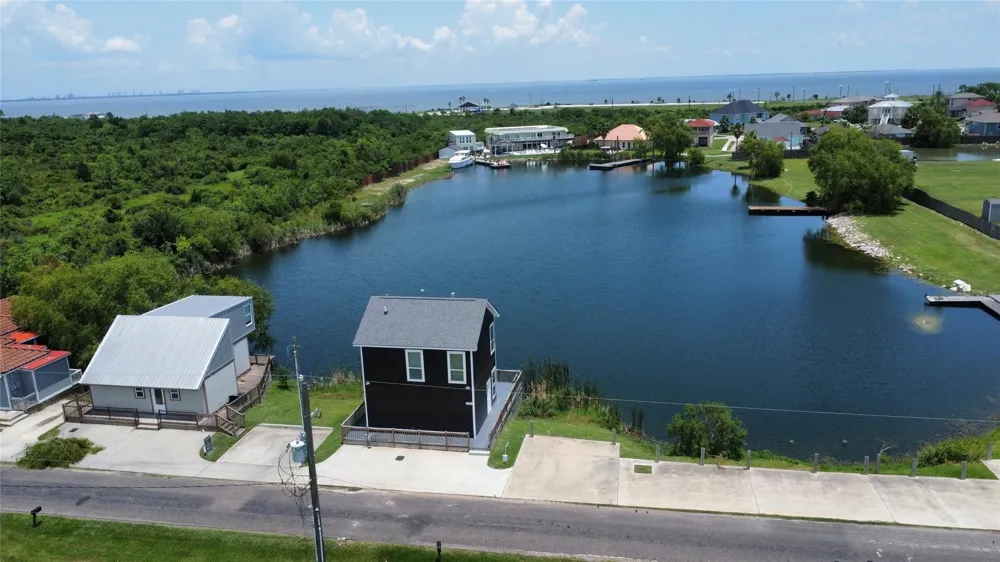 2730 Avenue D San Leon, TX 77539
