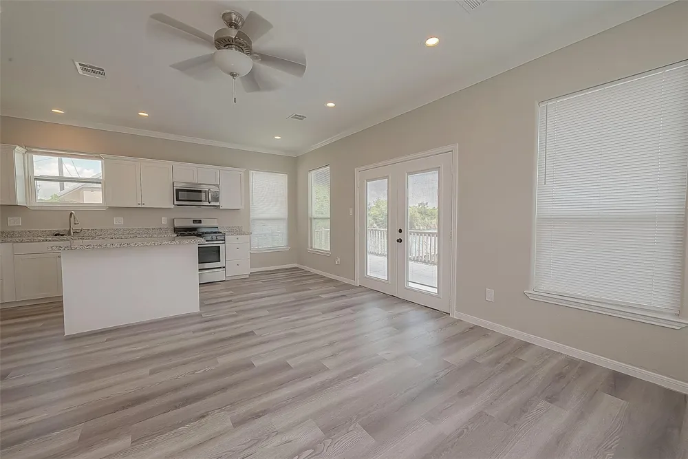 2730 Avenue D San Leon, TX 77539